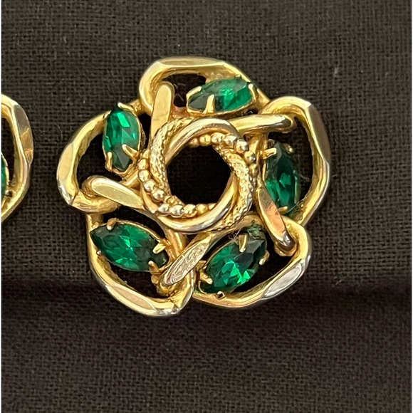 Vintage Faux Emerald Earrings - Picture 3 of 11